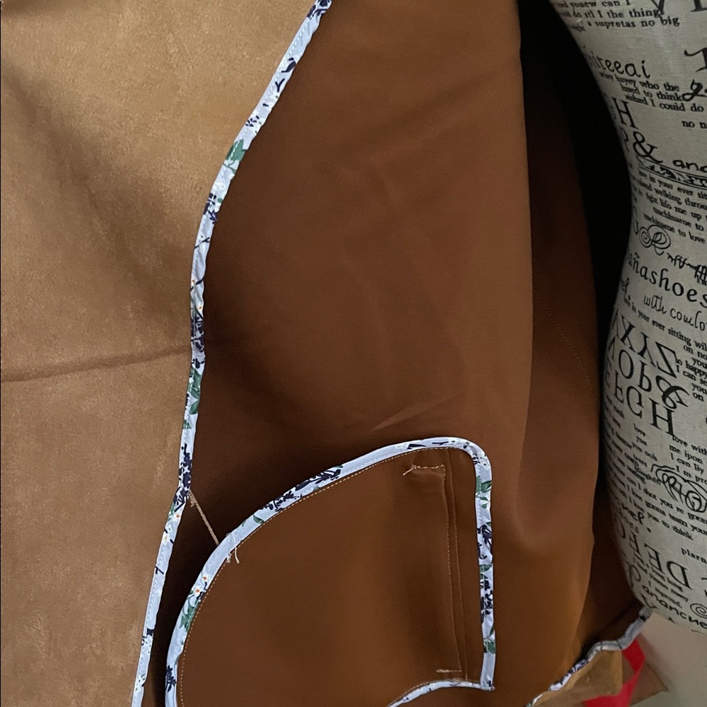 T Tahari Tan Women's Blazer - Picture 4 of 5